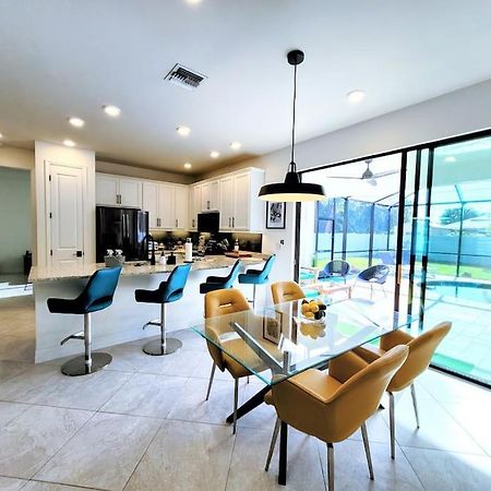 Blue Door Retreat - Luxury Pool Home - Sleeps 8 Cape Coral Kültér fotó